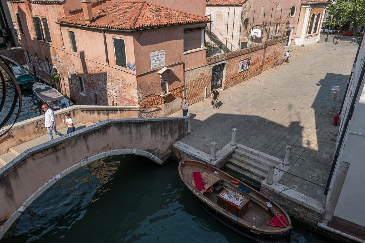 Ca' Dandolo, affaccio sul canale Venezia Esterno foto